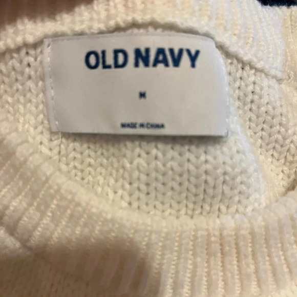 Old Navy cream king sweater with popcorn detail on front - Medium - Picture 7 of 13
